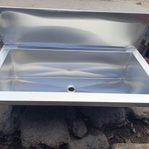 Scrub sink